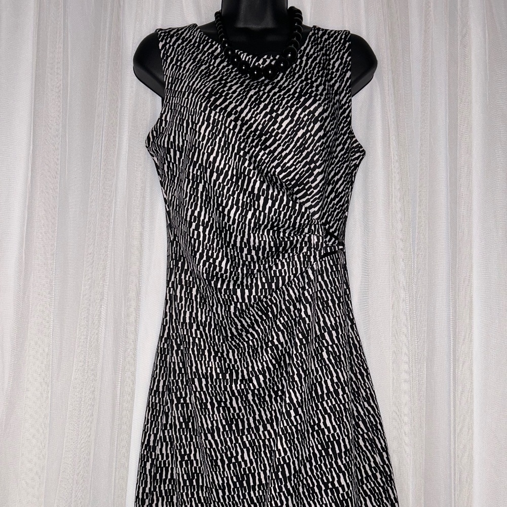 Sleeveless Enfocus Studio Black and White professional dress